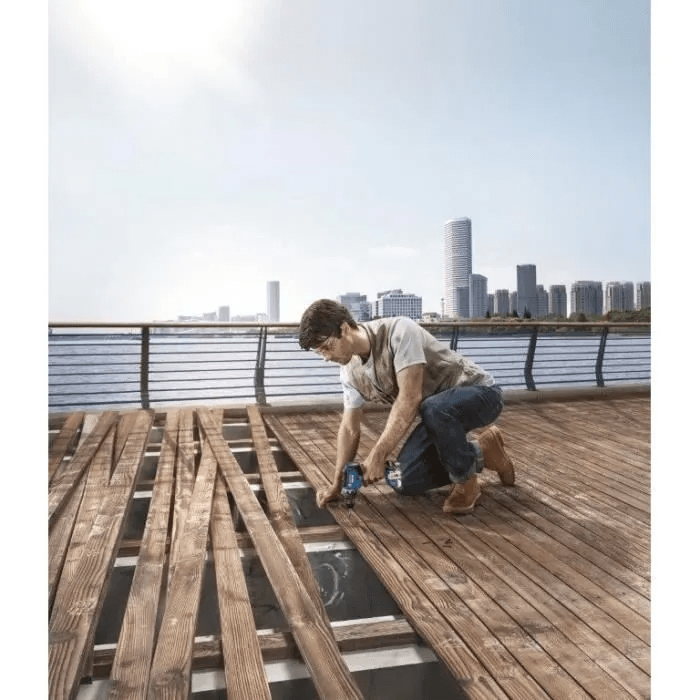 Perceuse-visseuse Bosch Professional GSR 18V-50 + 2 batteries 2,0Ah + chargeur GAL 18V-20 + 43 acc