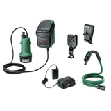 Pompe submersible Bosch - GardenPump 18V-2000 (avec fixation murale et de réservoir et tuyau d'arrosage de 2,5 m)