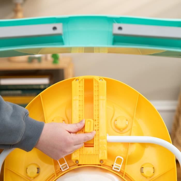 DISNEY BABY -WINNIE- Trotteur bébé évolutif et pliable 2-en-1, Jouet d'éveil amovible intégré, Musique, Lumieres, Hauteur Réglable