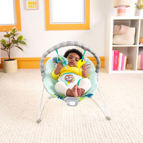 BRIGHT STARTS Transat bébé vibrant Wild Wonders- Arche avec jouets d'éveil amovible, Harnais 3 points