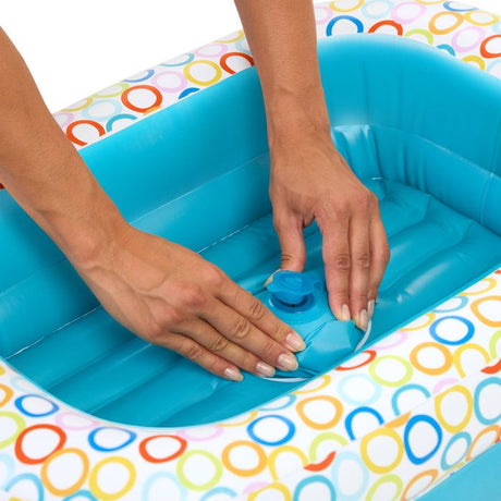 BRIGHT STARTS- Baignoire gonflable avec pompe intégré, 8 balles de jeu et bouche d'évacuation
