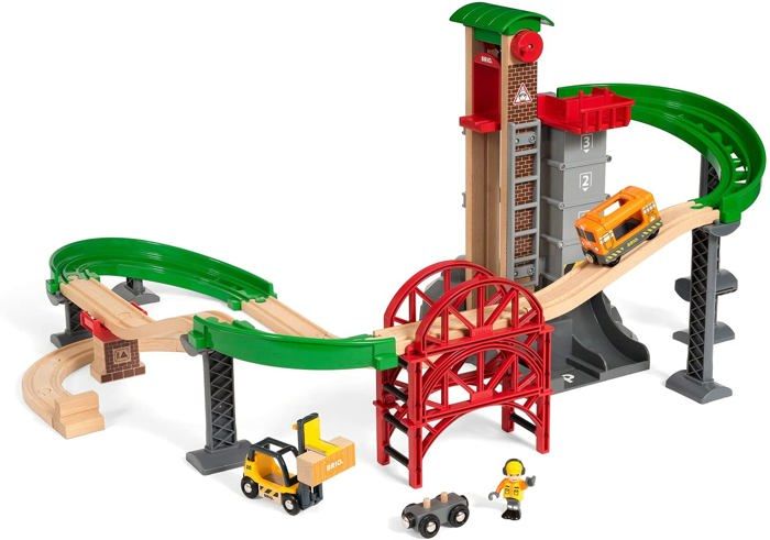 BRIO World Grand Circuit Plateforme Multimodale - Coffret 32 pieces - Circuit de train en bois - Ravensburger - Des 3 ans - 33887