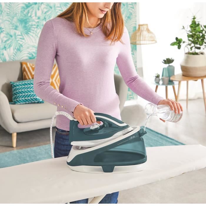 CALOR Centrale vapeur, 5,2 bars, Vapeur 120 g/min, Pressing 280 g/min, DÈfroissage vertical, Express Essential SV6115C0