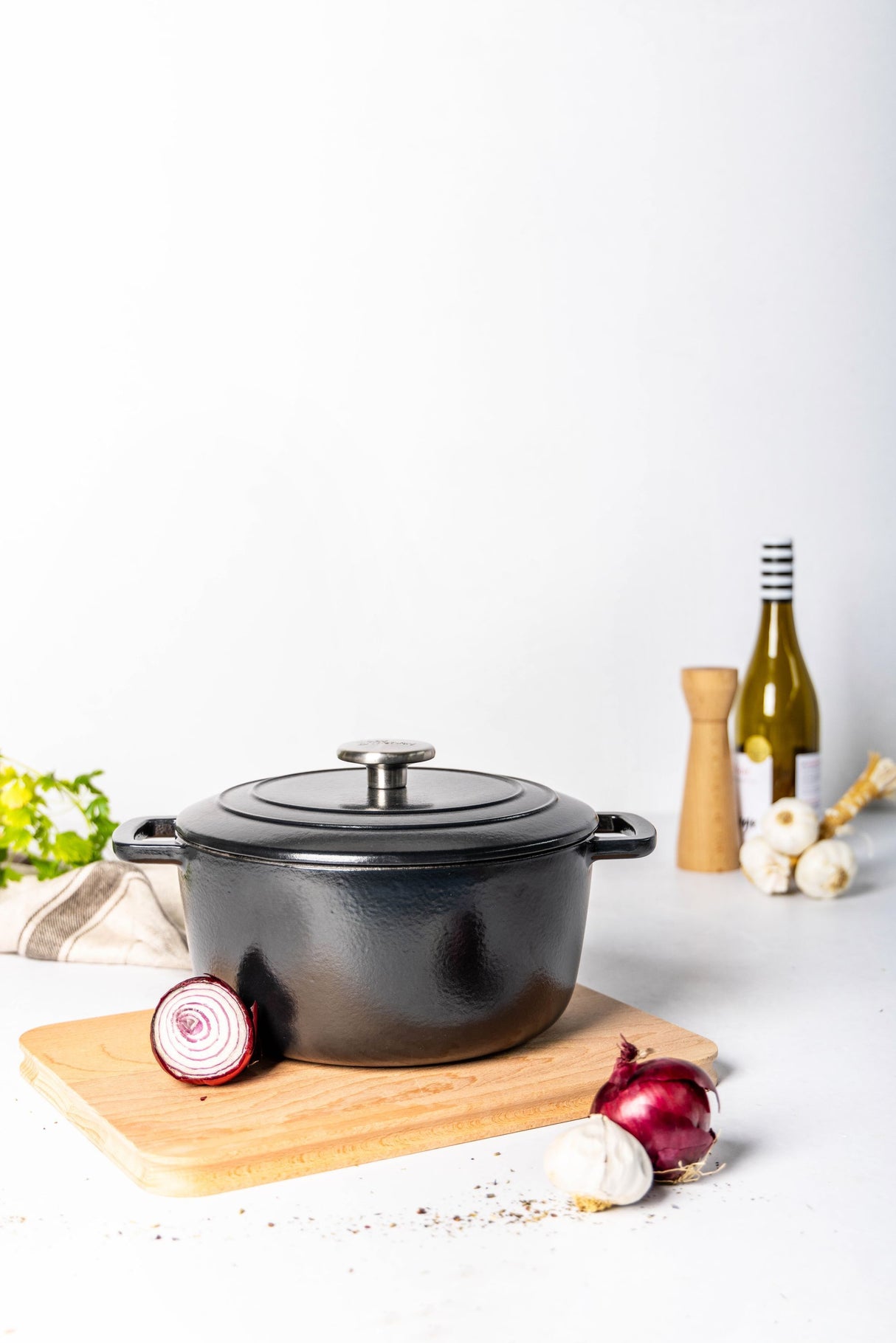 Cocotte avec couvercle - COSY & TRENDY - FONTESTIC - Fonte émaillée- Ø24 cm - 4,6 L - Tous feux dont induction - Noir