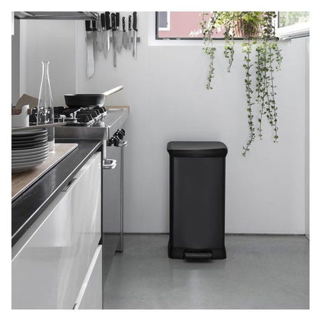Poubelle a Pédale - 50 L - Noir - Curver