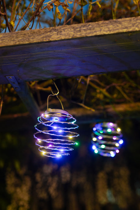 Lot de 2 suspensions spirale solaire - GALIX - G2619 - Hauteur 18,2 cm - Diametre 12 cm - 16 Micro LED - Multicolore - 3 Lumens