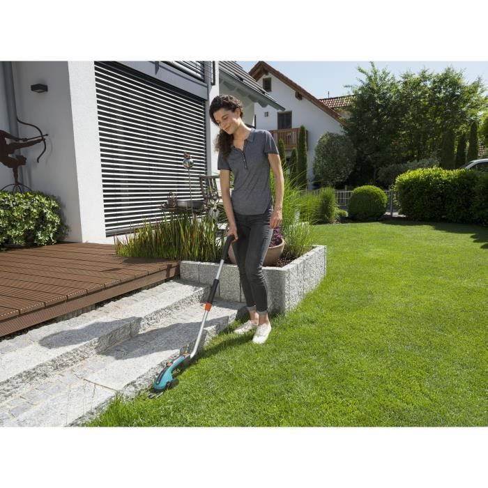 Manche télescopique + roulettes pour cisailles a gazon a batterie GARDENA