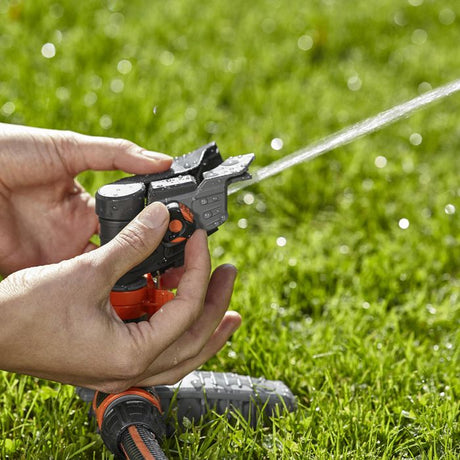 GARDENA Arroseur-canon sur pic Comfort – Portée réglable 12.5m max – Superficie max 490m˛ –  Jardin XL – Garantie 5 ans (8141-20)