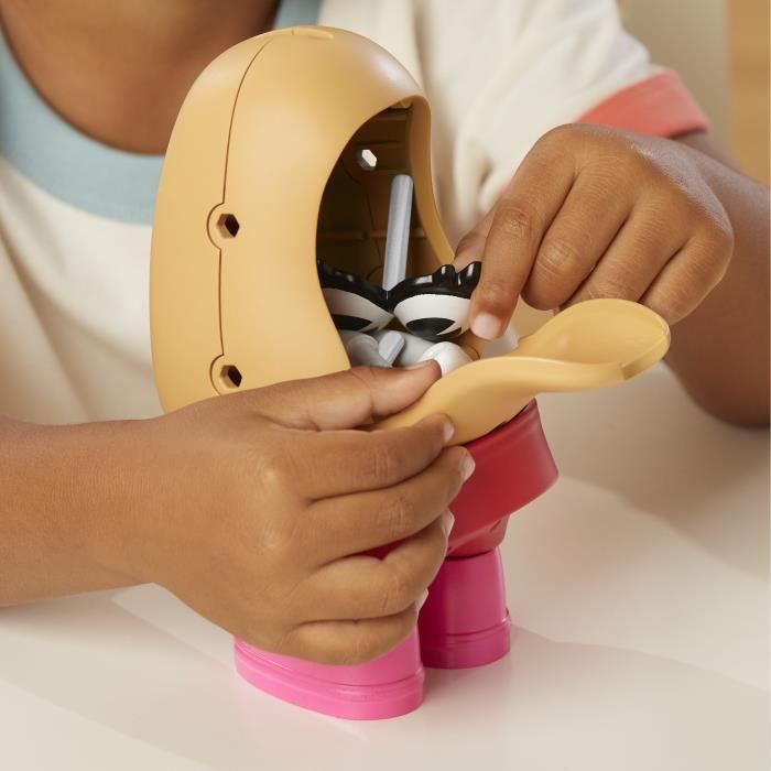 Figruine Madame Patate, 12 pieces a mélanger et a combiner , Mr. Potato Head Playskool Potato Head, Des 2 ans