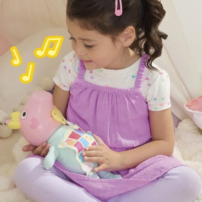 Peppa Pig Gros câlins Evie, poupée interactive avec accessoires, des 3 ans