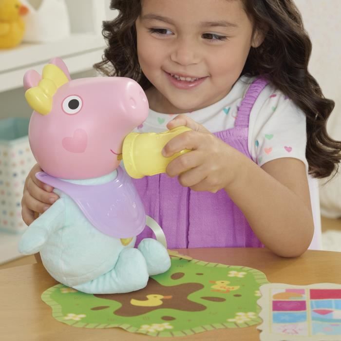 Peppa Pig Gros câlins Evie, poupée interactive avec accessoires, des 3 ans