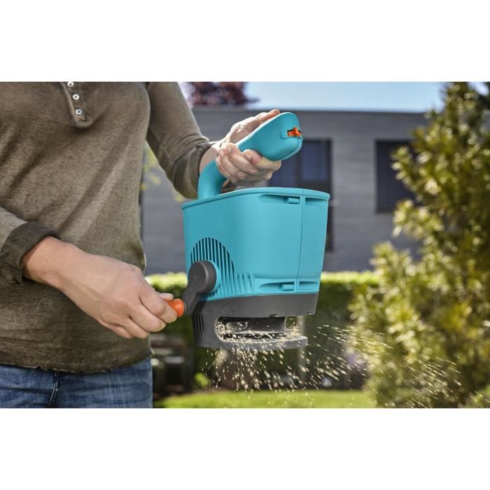 GARDENA Epandeur a main M  Capacité totale 1.8L  Surface 100m² max  Largeur d'épandage 4m  Poignée ergonomique  (431-20)