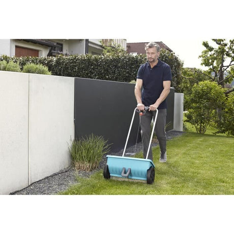 GARDENA Epandeur a engrais L sur roues – Capacité 12,5 L – Surface 400m˛ max – Largeur d'épandage 0.45m (432-20)