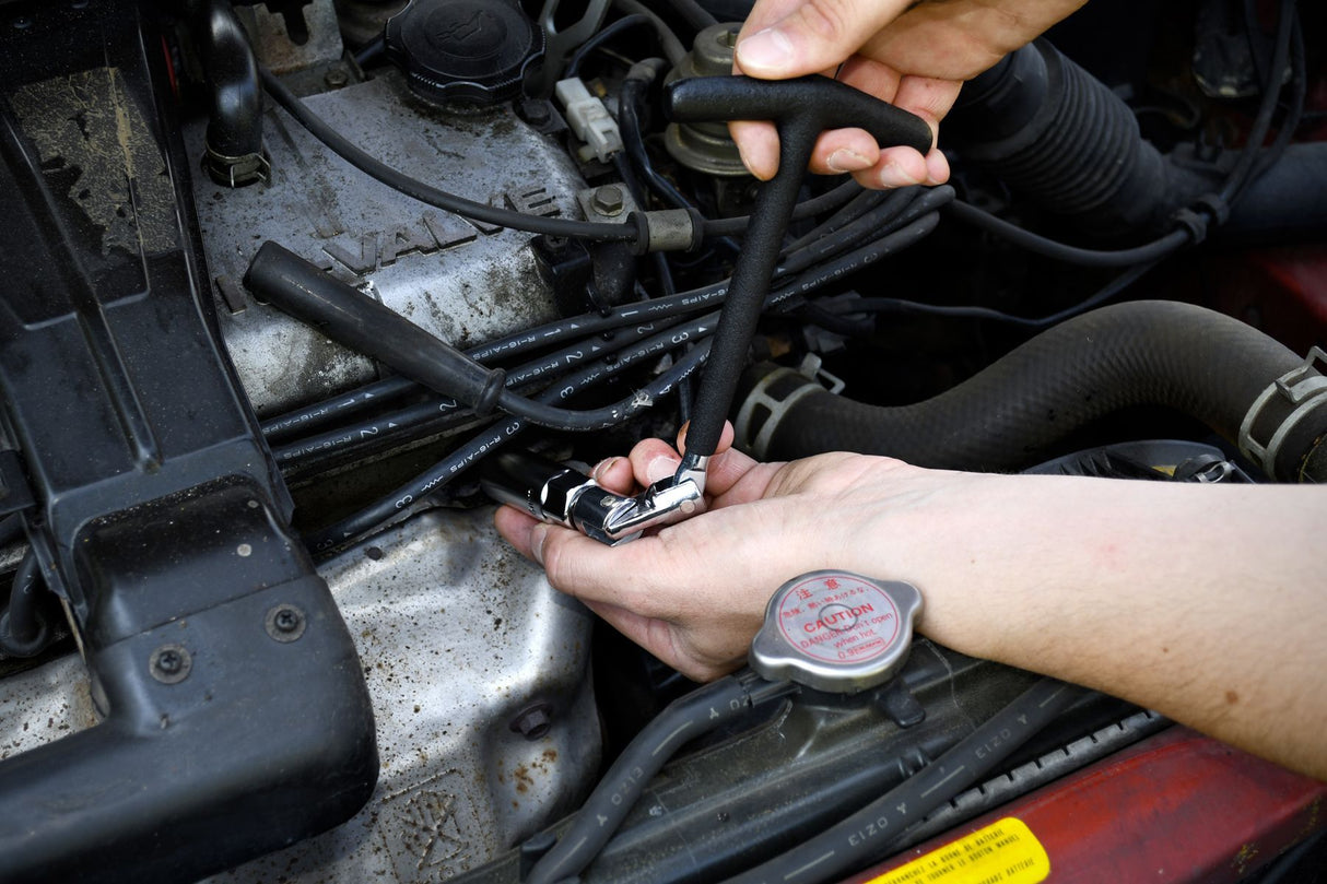 Clé a bougie articulée 3 douilles vehicule essence : 14/16/21mm - AEG - antiglisse - carré d'entraînement et douilles 3/8