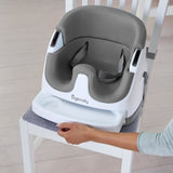 INGENUITY Réhausseur de chaise bébé enfant de 6 mois a 3 ans, Base 2 en 1 Gris, plateau amovible, rangement et nettoyage facile