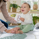 INGENUITY Tapis d'éveil bébé tout confort Petit Eléphant, 12 cartes étapes mensuelles et tableau personnalisable, Cadeau Noel bébé
