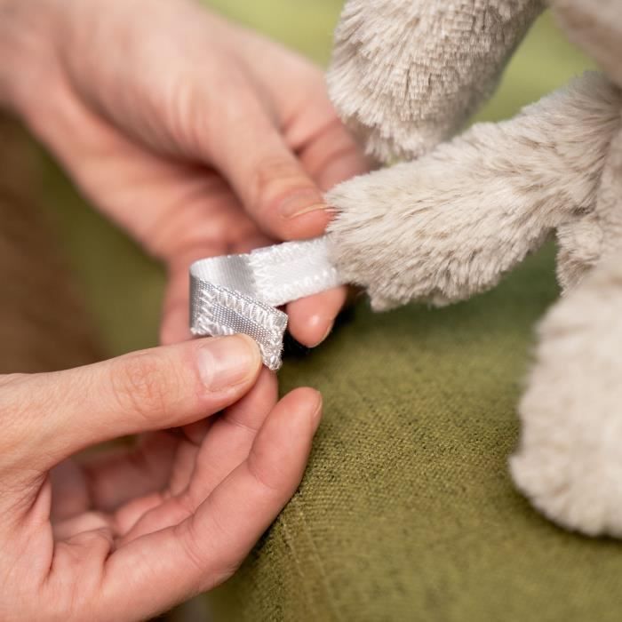 INGENUITY Veilleuse bébé, Doudou lapin, cadeau Noël, peluche Sylvie, réponds au pleurs de bébé, musicale, lumineux, attache tétine