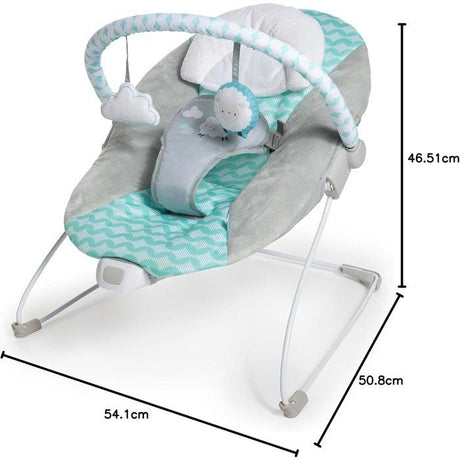 INGENUITY Transat bébé Nuages, Vibrations apaisantes, Arche d'éveil avec 2 peluches, Cale tete amovible, cadeau bébé
