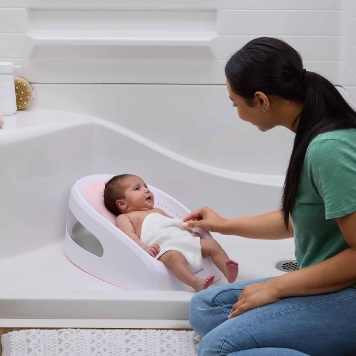 INGENUITY Transat de bain bébé fille antidérapant, de 0 a 6 mois ou 9kg, transat perforé pour laisser couler l'eau, Rose