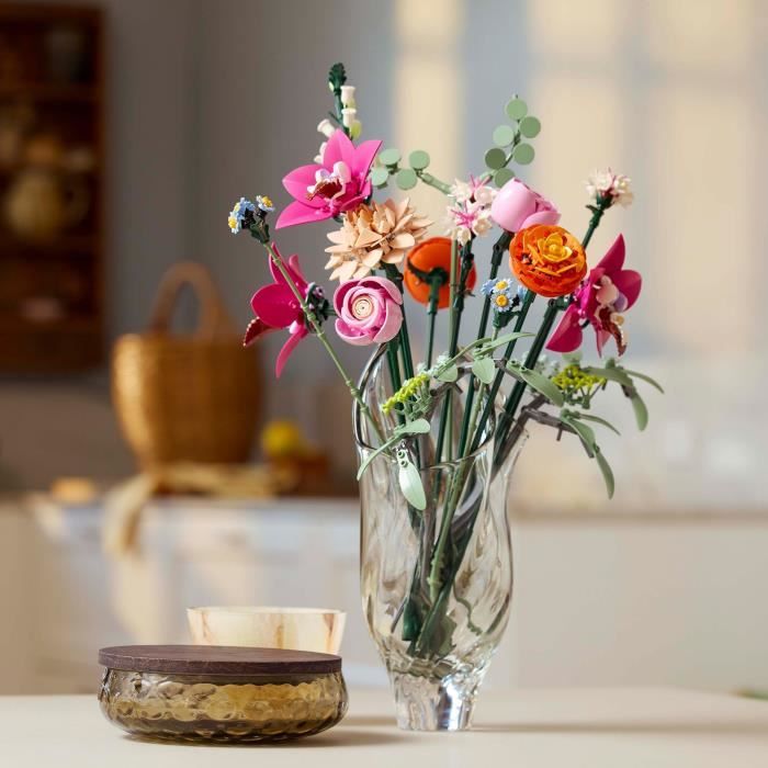 LEGO Botanique 10342 Le joli bouquet de fleurs roses - Set de construction pour adultes