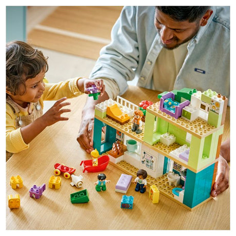 LEGO DUPLO Ma Ville 10470 La Maison Familiale Moderne 3-en-1 - Jouet Fille ou Garçon 2 ans
