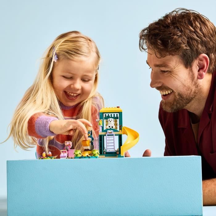 LEGO Bluey 11201 Bluey et Chloé a l'Aire de Jeux - Jeu de Construction des 4 ans - Animaux