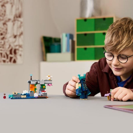 LEGO Minecraft 21274 La Rencontre Avec Le Warden - Jouet Collector Pour Garçon Des 7 Ans