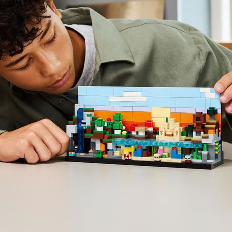 LEGO Minecraft 21589 Mini Biomes - Jouet de Construction pour Garçon ou Fille des 12 ans