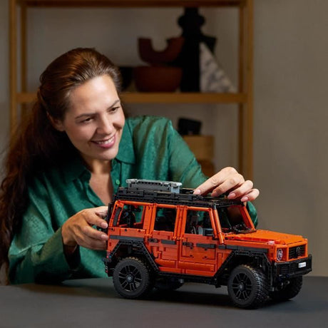 LEGO Technic Mercedes-Benz G500 PROFESSIONAL Line - Maquette Voiture a Construire pour Adultes - Modele de Classe G - Idée Cadeau p