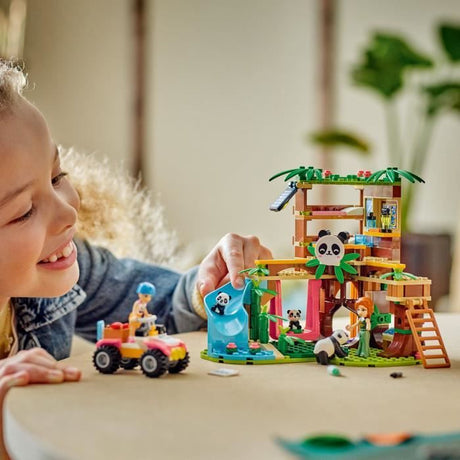 LEGO Friends 42648 Le Sanctuaire des Pandas - Jeu de Construction des 7 Ans