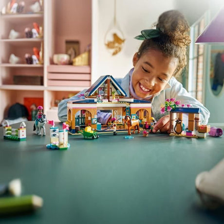 LEGO Friends 42688 L'Écurie et l'École d'Équitation - Jouet de Construction des 7 ans