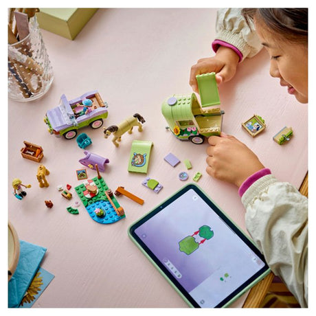 LEGO Friends 42695 La Remorque du Cheval et du Poulain - Jeu de Construction des 7 ans