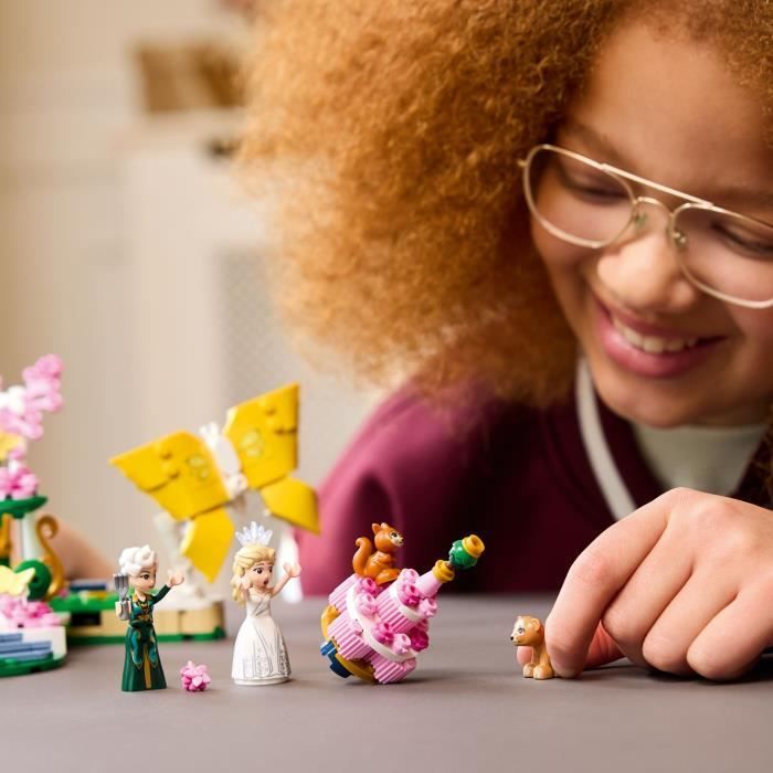 LEGO Wicked 75688 Le Mariage de Glinda - Jouet des 8 ans - Figurines de Papillons - Cadeau