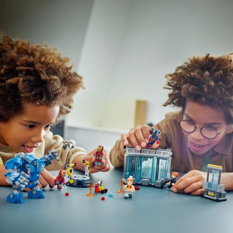 LEGO Marvel 76315 Le Laboratoire d'Iron Man : la Salle des Armures - Jouet garçon, 8 ans
