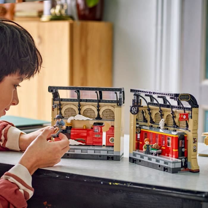 LEGO Harry Potter 76450 Book Nook : le Poudlard Express - Jeu pour Garçon des 10 Ans
