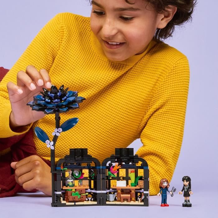 LEGO Mercredi 76784 Le Dahlia Noir - Jeu de Construction des 9 ans - Fleur Artificielle