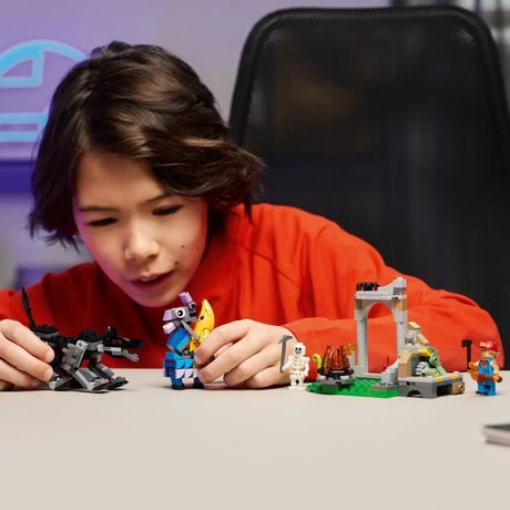 LEGO Fortnite 77075 Le Camp de Banane et Mécano - Jeu de Construction pour Garçon 7 ans