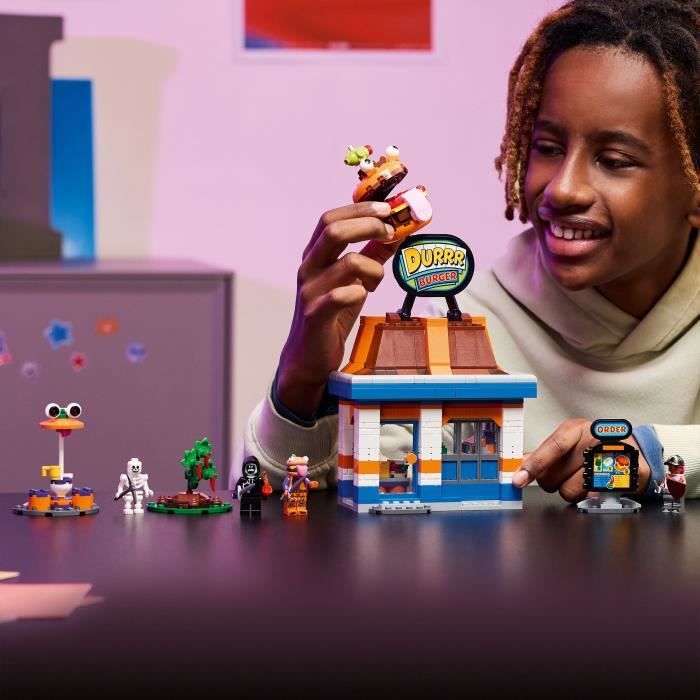 LEGO Fortnite 77076 Le Restaurant Durrr Burger - Jeu de Construction pour Garçon 10 ans