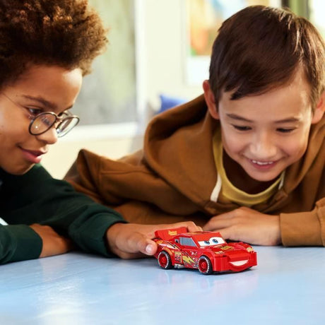 LEGO Speed Champions 77255 Flash McQueen - Jouet Voiture Rouge - Garçon ou Fille des 9 ans