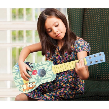 Lexibook, Bluey, Ma premiere Guitare pour Enfant, 6 Cordes en Nylon, 53 cm, Guide Inclus, Des 3 ans