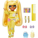 Junior High Pyjama Party -†PoupÈe mannequin articulÈe 22 cm - Sunny (Jaune) - Nombreux accessoires - a partir de 4 ans