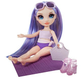 Rainbow High Swim & Style - PoupÈe mannequin ariculÈe 27 cm - Violet (Violet) - Maillot de bain + ParÈo - a partir de 4 ans