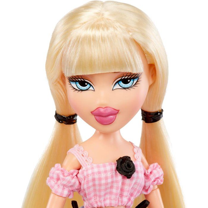 Bratz Goin' Out Poupée - Cloé - 1 Poupée Mannequin a Collectionner - Une Tenue, Un Sac a Main, Une Paire de Lunettes Soleil - 6 ans