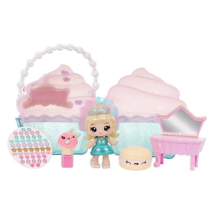 Yummiland Beauty Bag Playset + Lip Gloss Doll - Cupcake Bag - avec Callie Birthday Cake Exclusive, Vernis + Stickers a Ongles, 4 ans