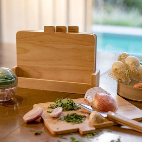 Set de 4 planches a découper - LIVOO - MES142 - Bois d'hévéa - Avec languettes 26 x 18 cm - Support de rangement