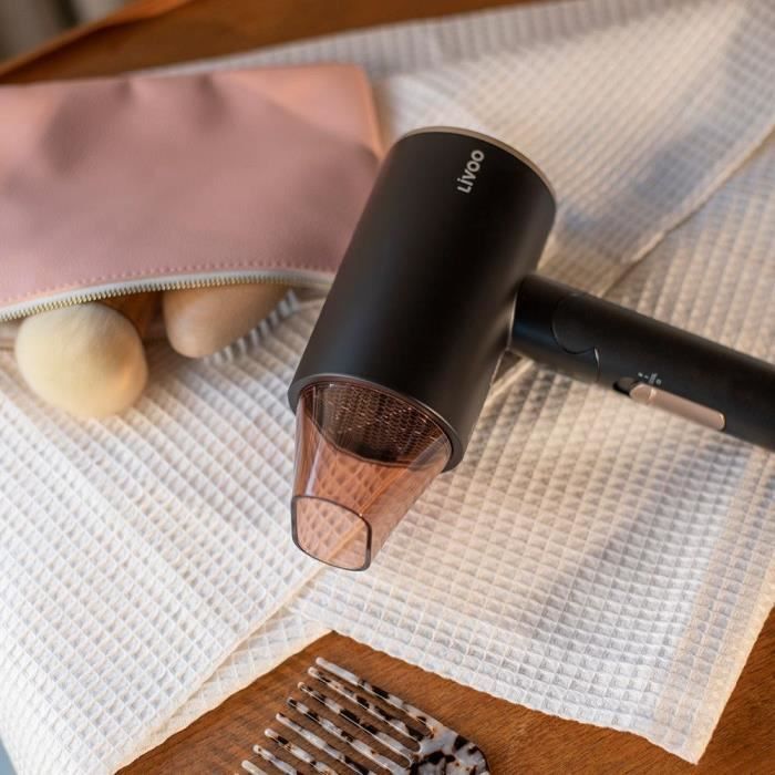 Seche-cheveux ionique - LIVOO - DOS173 - 1600 W - 3 températures - Pliable - Concentrateur d'air - Noir / Rose