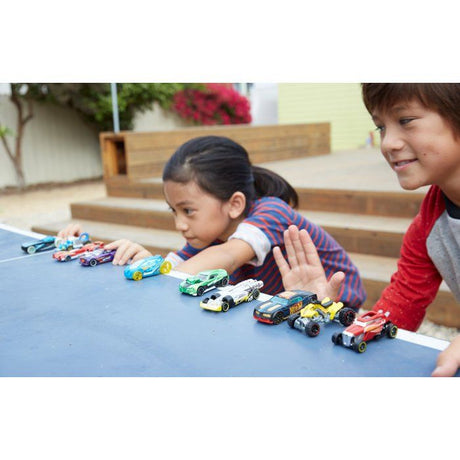 Coffret de 5 voitures Hot Wheels - Modele aléatoire - 400+ modeles - 15 thématiques 1806