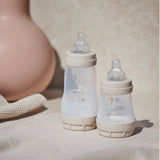 Coffret Naissance - MAM - 4 Biberons + 1 Sucette + 1 Boîte doseuse - Sable