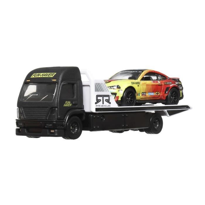 Hot Wheels - Véhicule et Transporteur (modele aléatoire) - Camion / Petite voiture - Des 3 ans FLF56