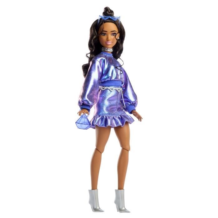 Barbie - Poupée Deluxe Style - Haut et jupe bleu métallisé - Brune - Barbie - JFP42
